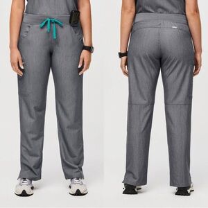 Figs PETITE Kade Cargo Scrub Pants Graphite XXL